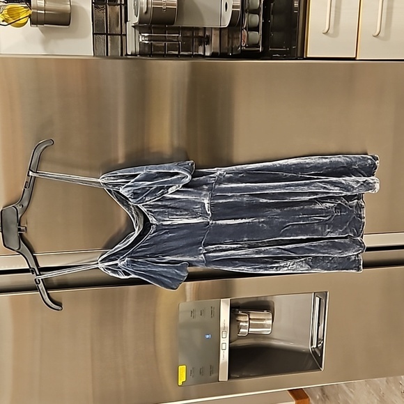 💕REFORMATION💕 Lorraine Cold Shoulder Velvet Mini Dress ~ Rain 2 NWOT - Picture 12 of 16